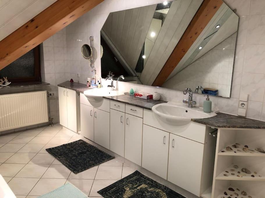Grosse, Helle Wohnung Fuer Bis Zu 6 Personen Weinheim Ngoại thất bức ảnh